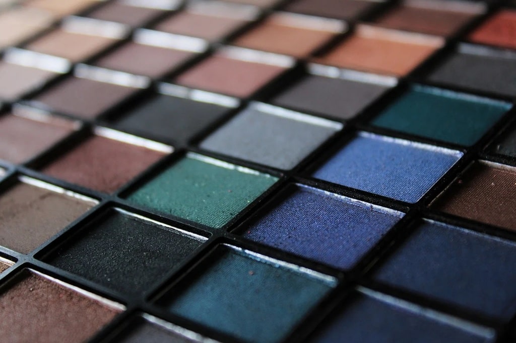 Comment sublimer le regard avec un maquillage naturel